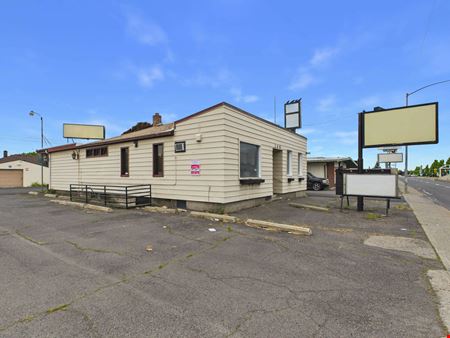 Preview of Retail space for Rent at 206 E Wellesley Ave