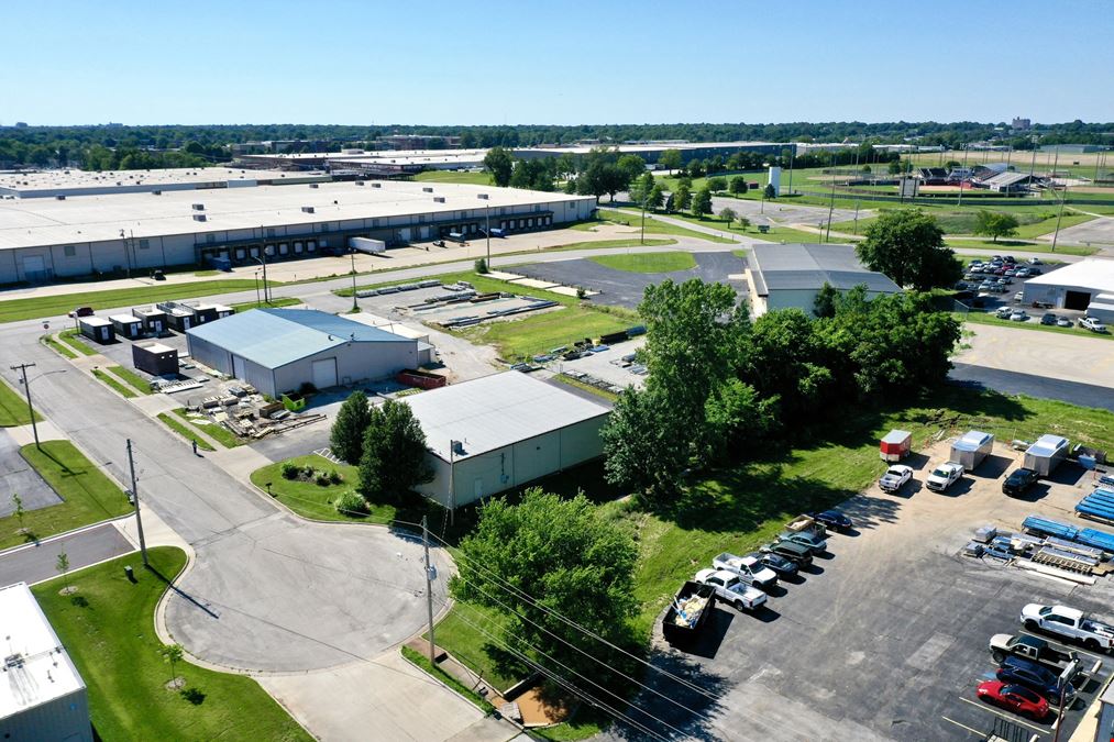 4,125 SF Office / Warehouse Building For Sale Or Lease near Glenstone & Chestnut