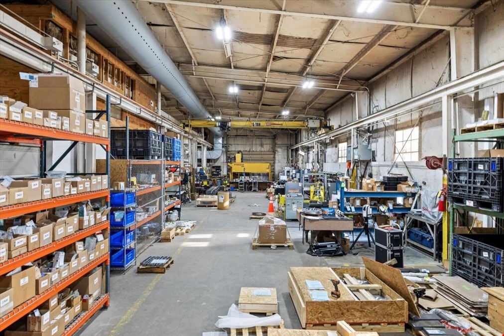 Conditioned Industrial Facility with 8 Cranes