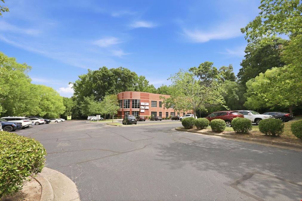 3 Suites at 502 McKnight Drive