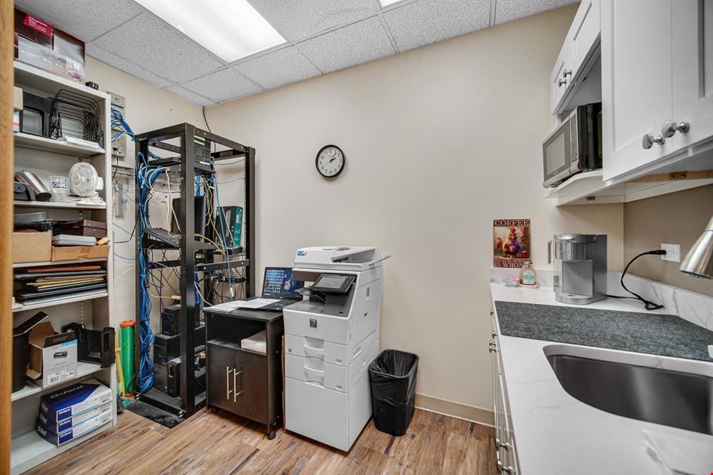 1S443 Summit Ave, Suite 205, Oakbrook Terrace, IL 60181