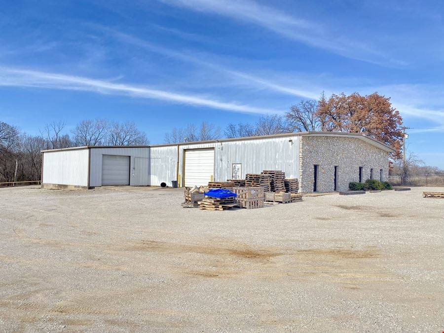 10,166 SF OFFICE/WAREHOUSE ON ±2 ACRE FENCED YARD
