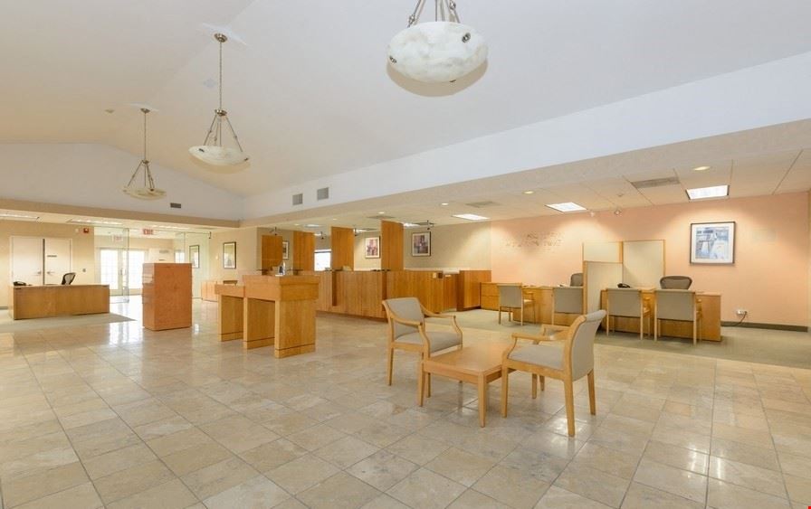275 S Roselle Rd