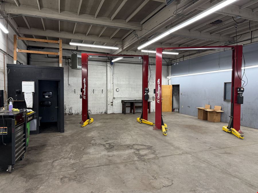211 & 233 NE Columbia Blvd