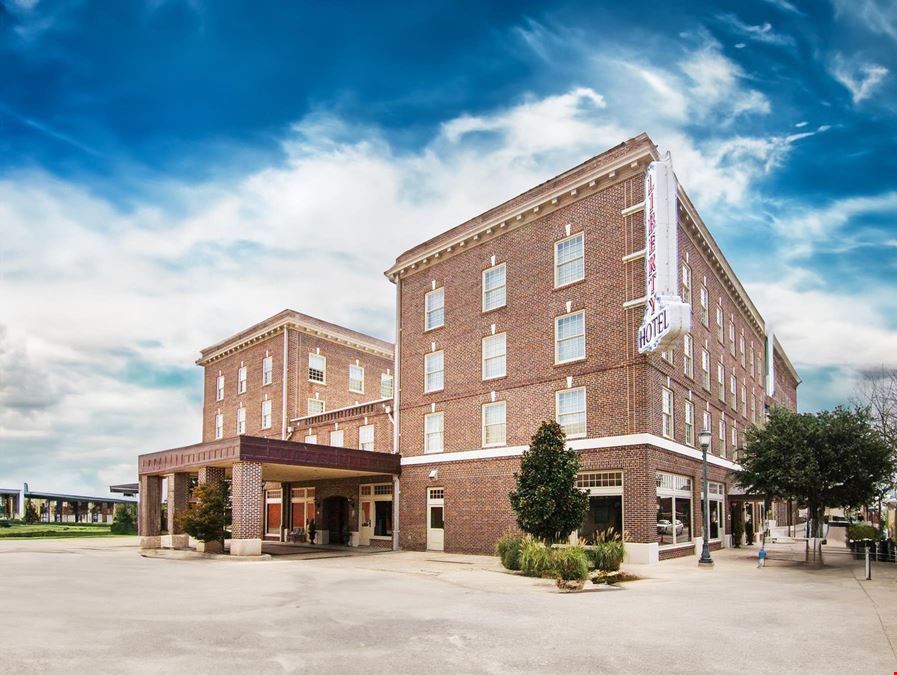 Liberty Hotel Ascend Collection Cleburne