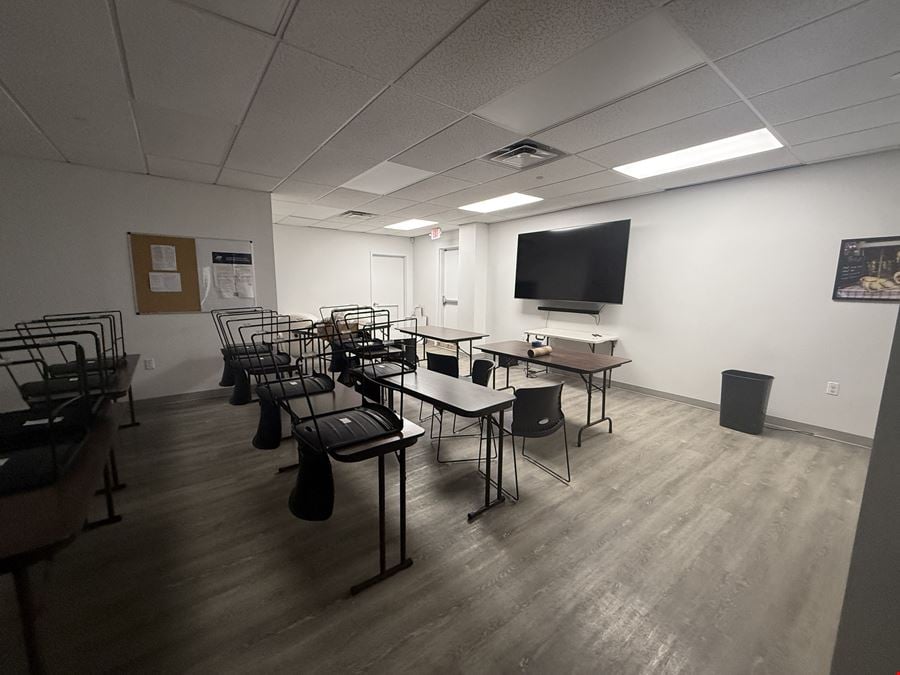 270 Duffy Avenue, Suite G