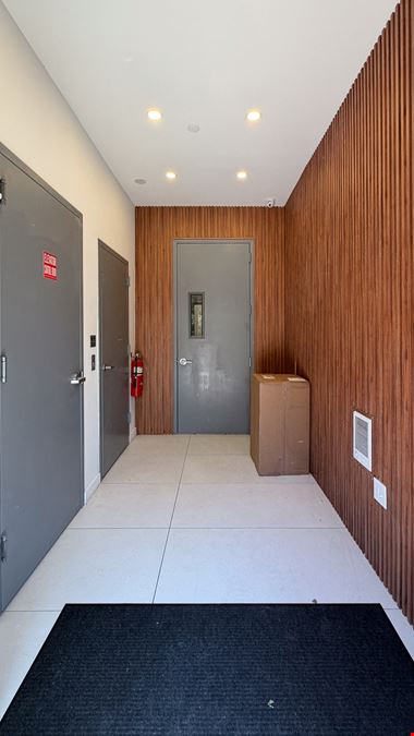 658 Washington Avenue | Brand-New 1,167 SF Corner Retail Condo Opportunity