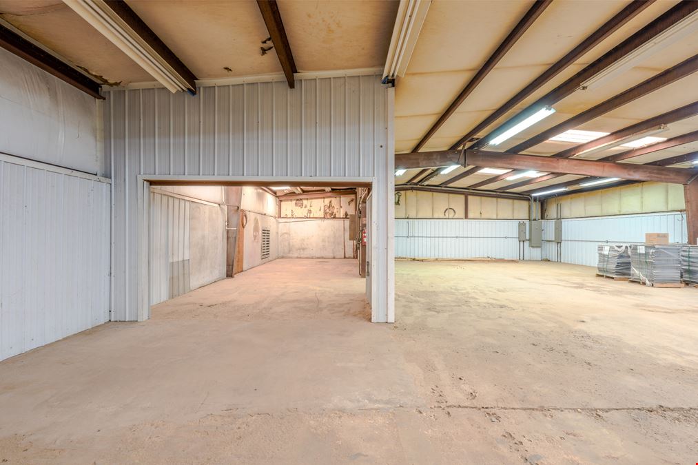 Industrial Space off of Hwy 43 | 5,100± SF