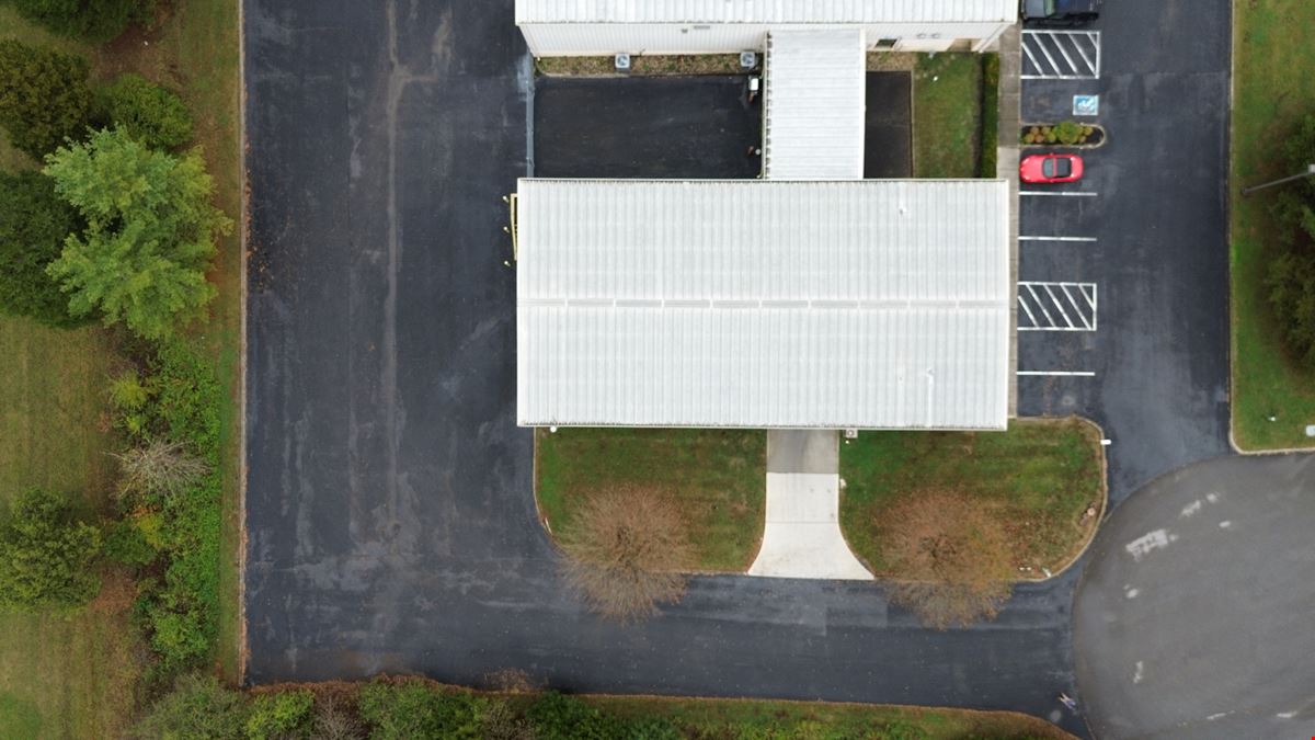 Flex Building off I-40 at Strawberry Plains