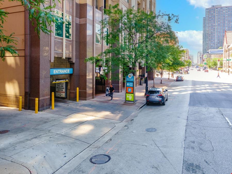 33 W Ontario St