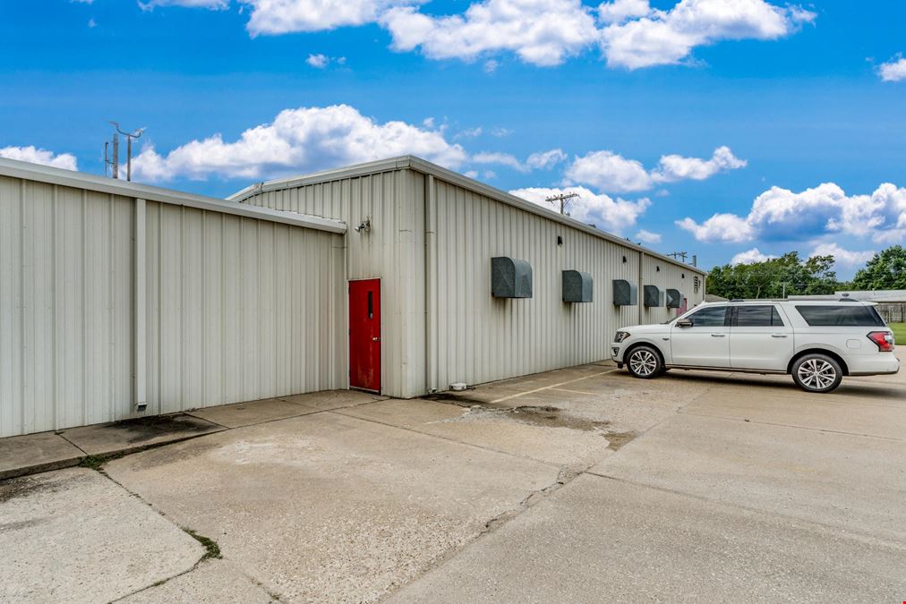820 E Crawford, Salina
