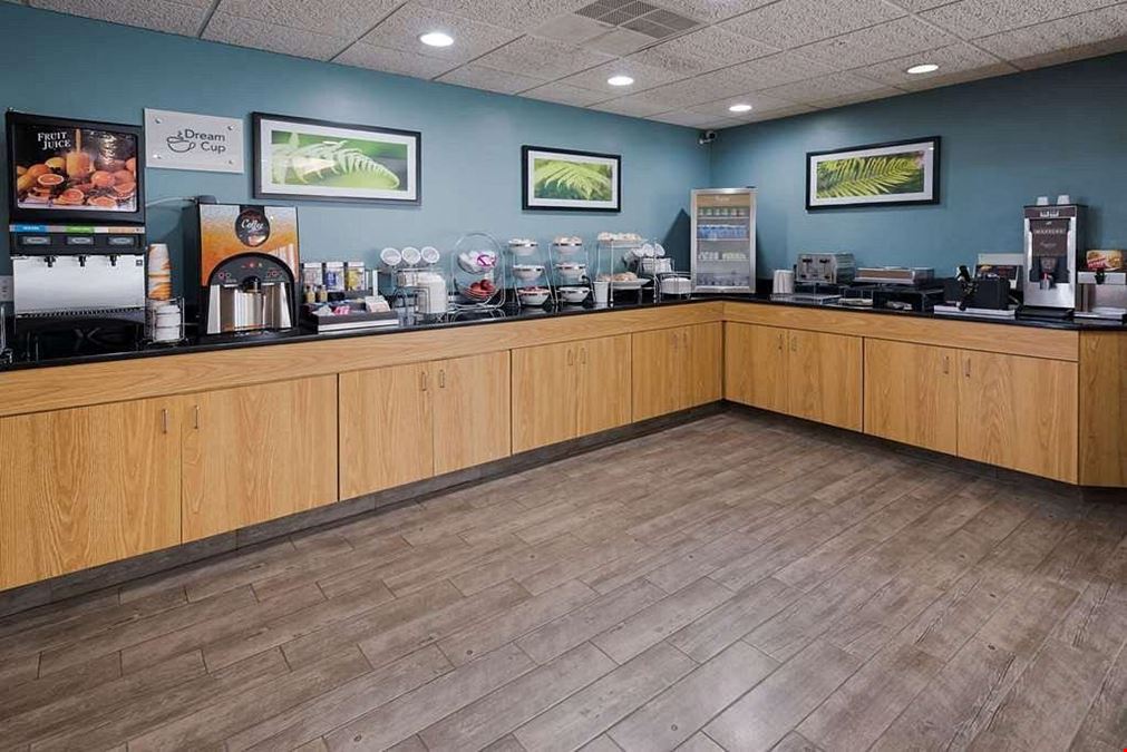 Sleep Inn & Suites - Port Clinton, OH