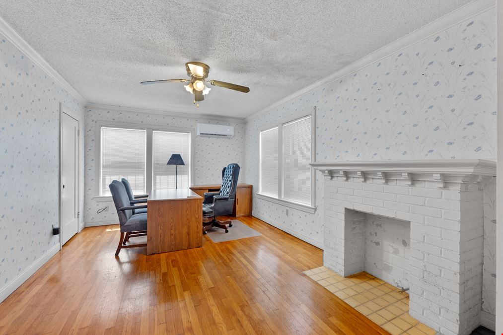 906 E Business 83
