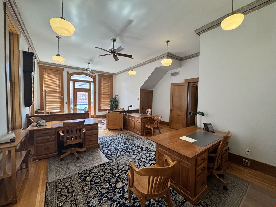 121-127 S Center St