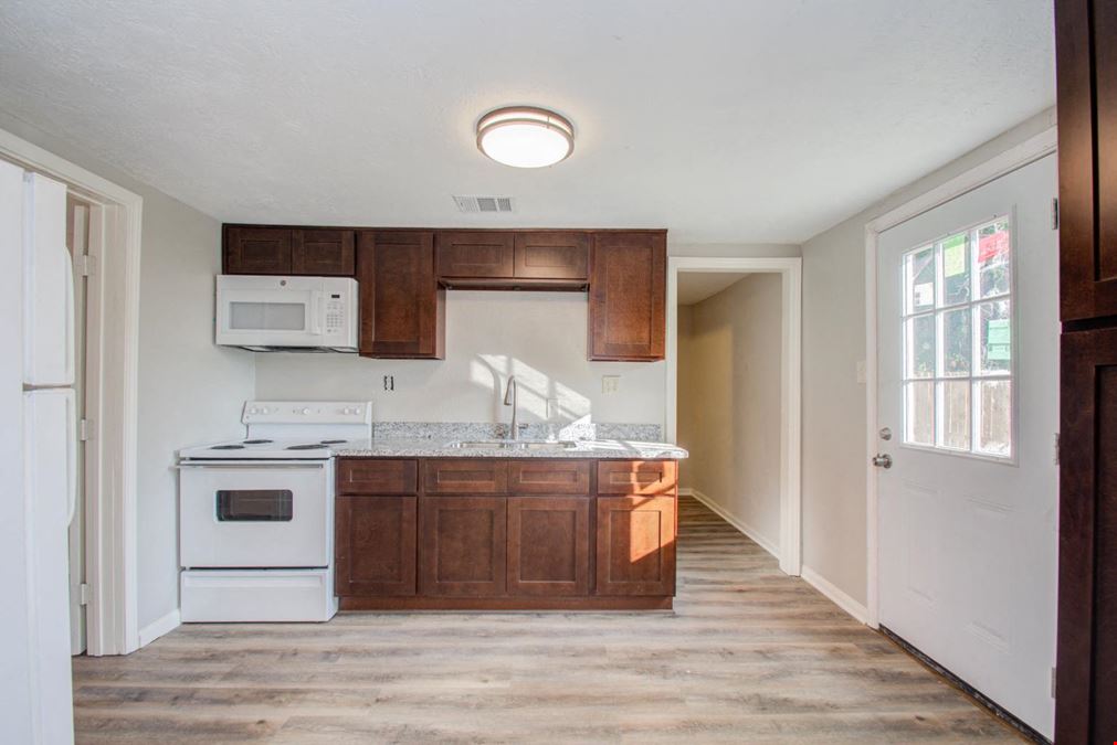1051 W Little York Rd, Houston, TX 77091