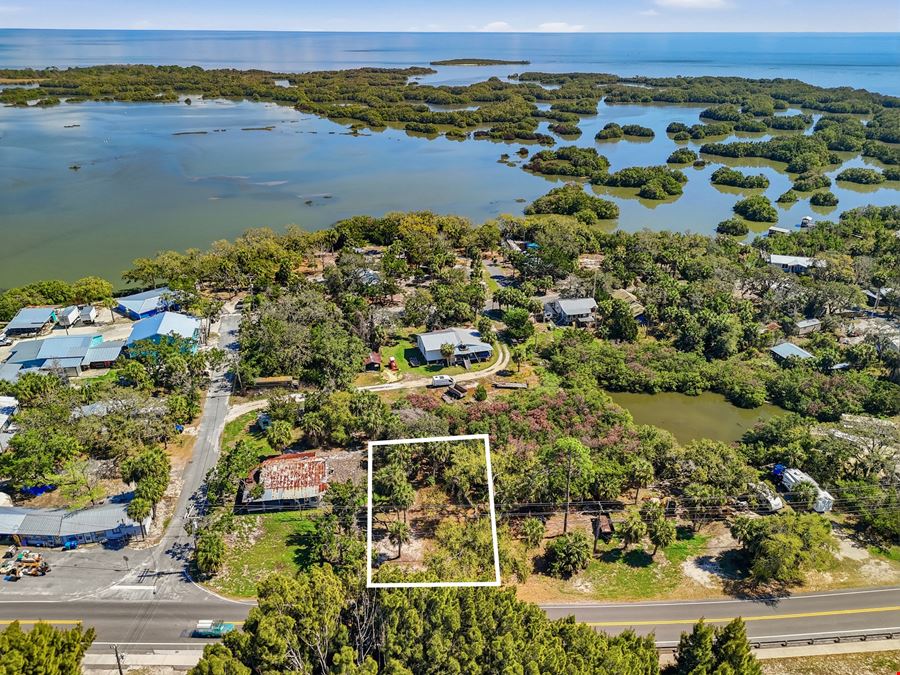 Vacant Lot in Cedar Key
