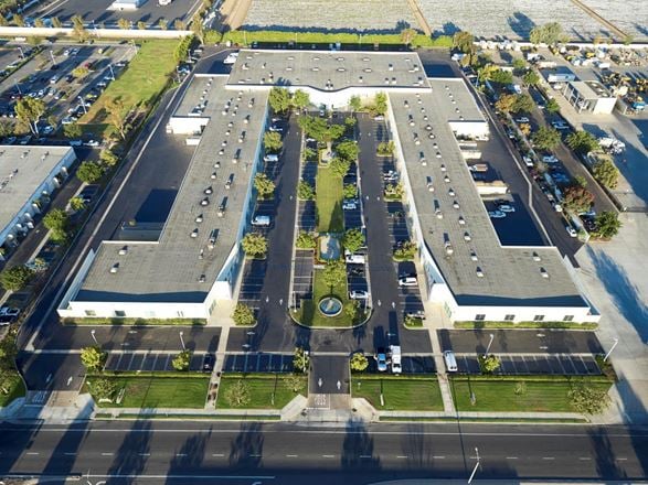 Preview of Industrial space for Rent at 701 Del Norte Blvd