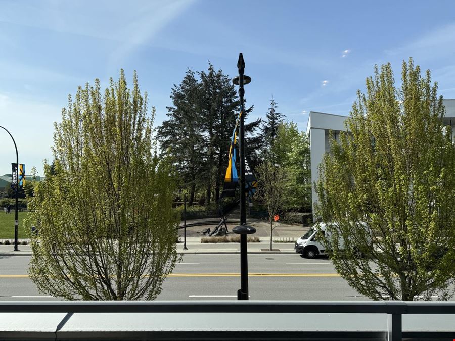 252 West Esplanade