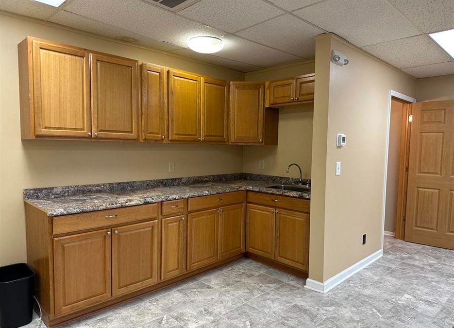 1605 Candletree Dr Suite 103
