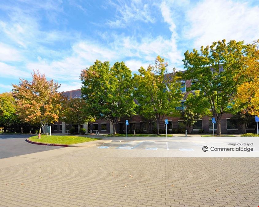 Crown Plaza - 2750 Gateway Oaks Drive