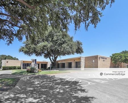 Preview of Industrial space for Rent at 803 Avenue H E