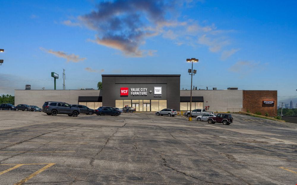 Brookridge Plaza | $297K NOI | Menard’s and Best Buy Shadow Anchored