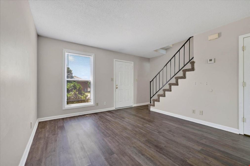 1531 E Knollwood Cir