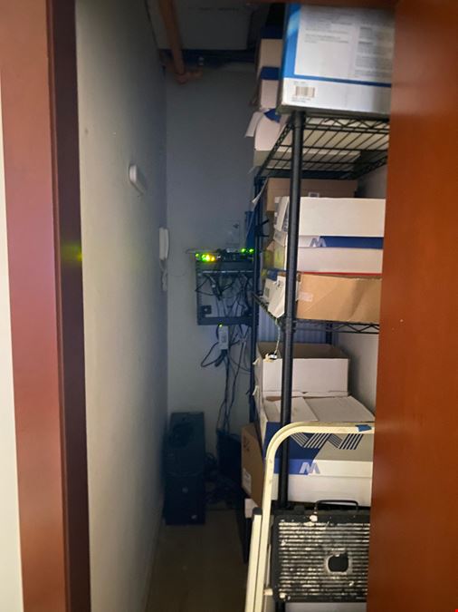1,004 SF Modern Office Condo for Lease
