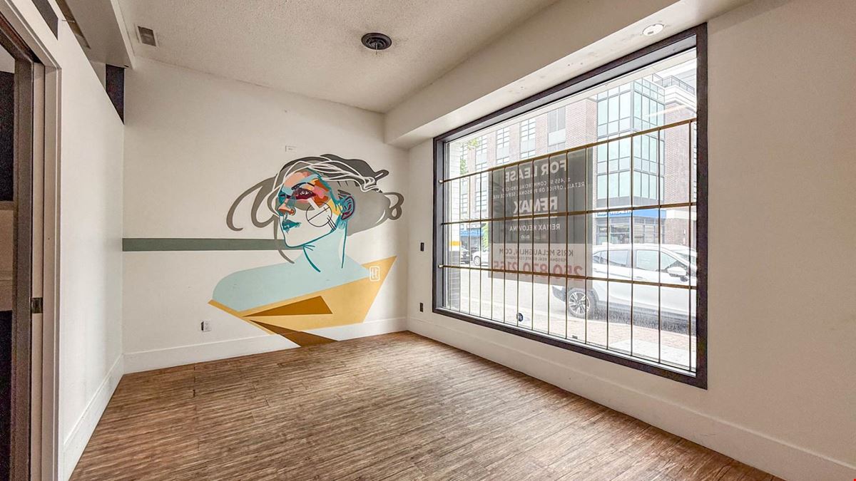 Well Positioned Commercial Unit