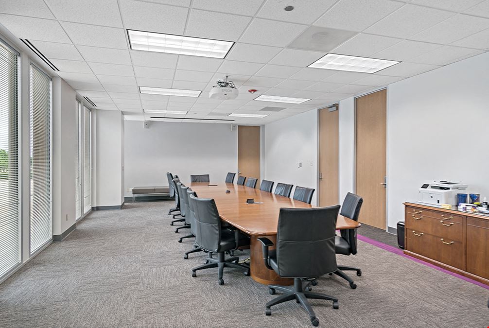 4300 Centreway Place (R031)