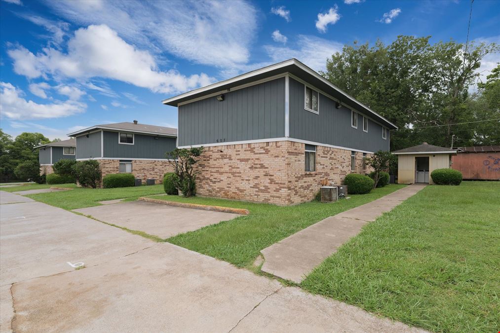 Tradition Square Apartments