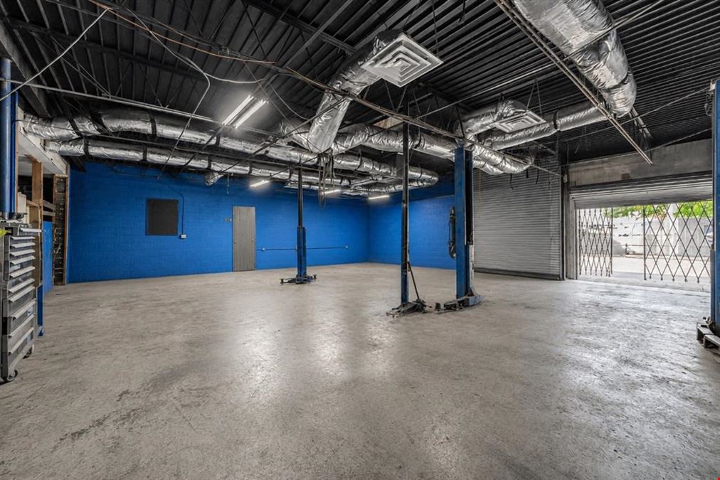 2905 Bryan Ave