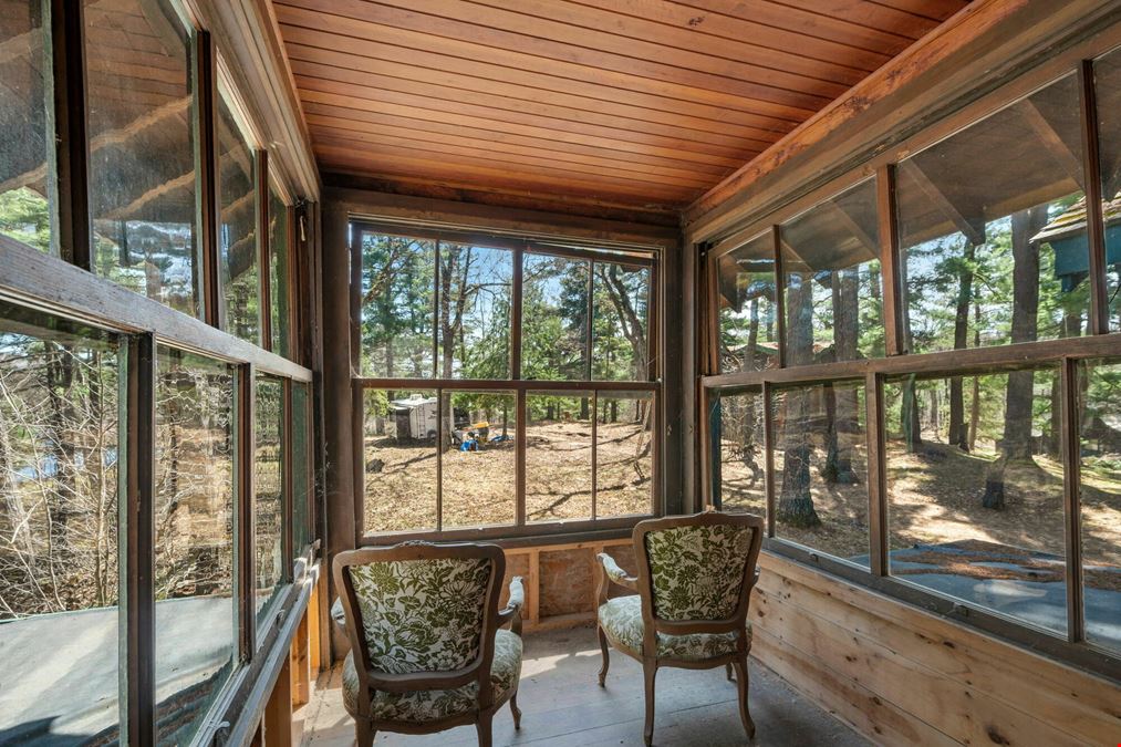 Seven Pines Lodge