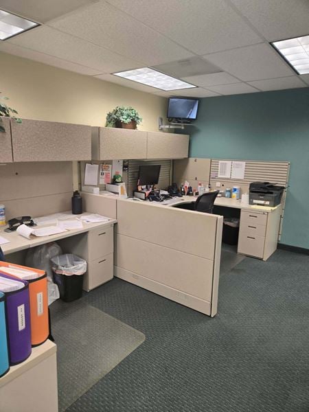 Preview of Industrial space for Rent at 1702 W 5th St