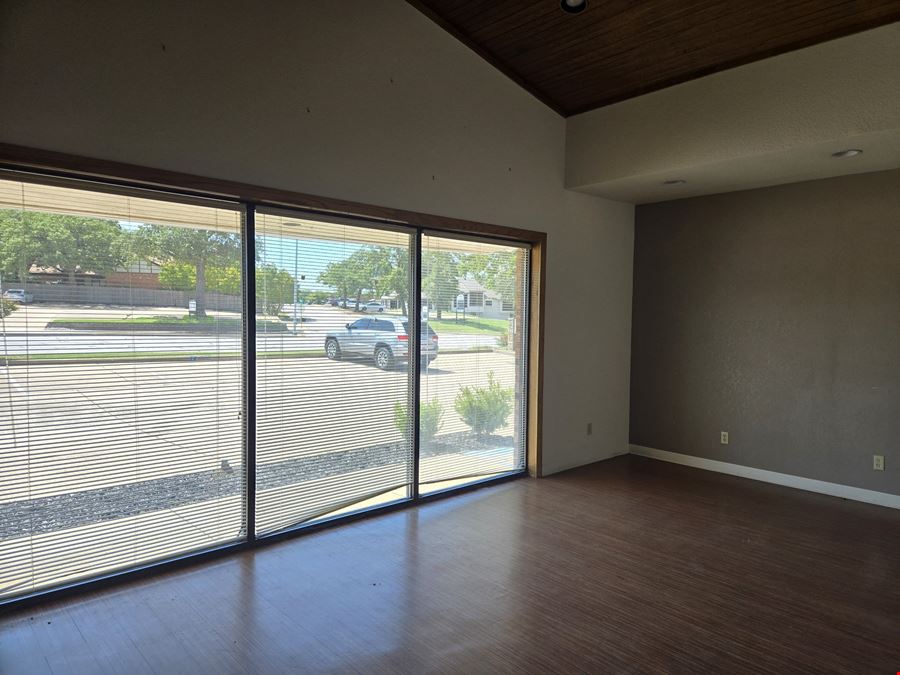 620 W Harwood Rd