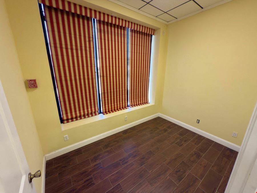 For Lease – 2,340 SF Office/Retail Space in Crestview, FL