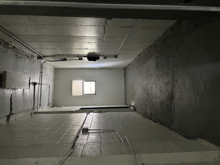 Lansing Industrial Building 
