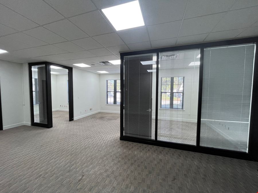 800 SF ~ Professional Office Space For Lease ~ 1st Floor