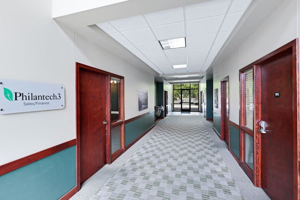 1131 E Westview CT