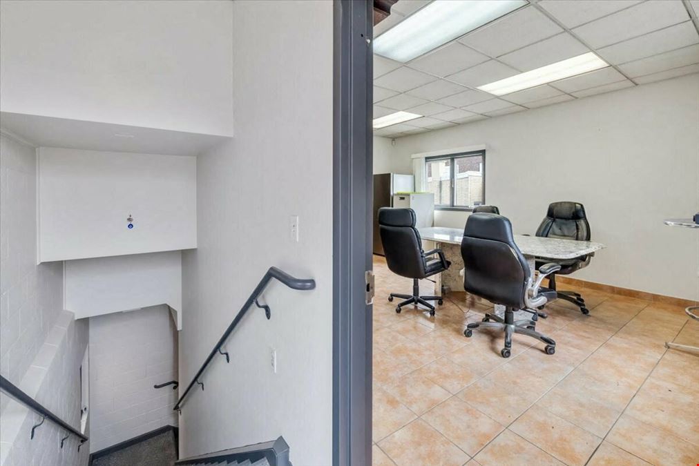 Versatile 4,000?SF Industrial & Flex Space with Polished Office, 16' Ceilings & Impeccable Condition
