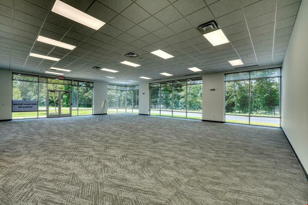 Falcon II Commerce Center