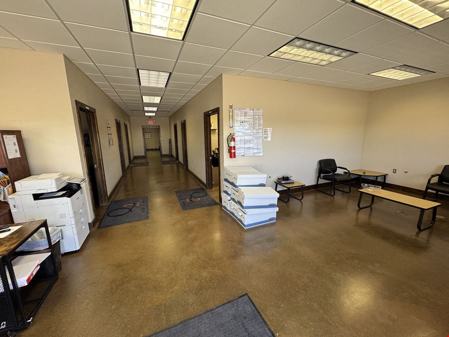 12,320 Shop & Office Sublease