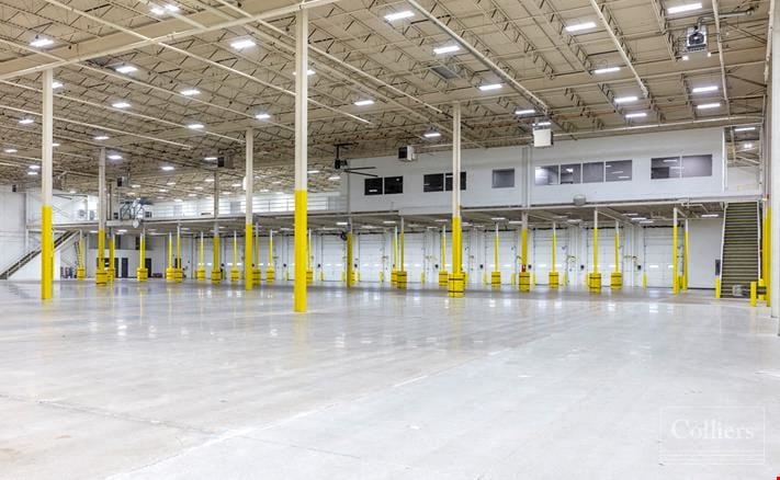 Freestanding Building with Premier Interstate Visibility