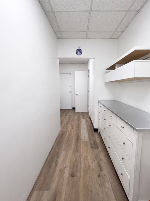 900 - 1,800 SF | 895 4th Avenue | Versatile Ground Floor Retail Spaces With Private Backyard for Lease