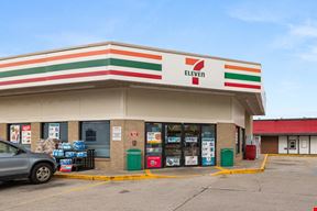 7-Eleven w/ Gas