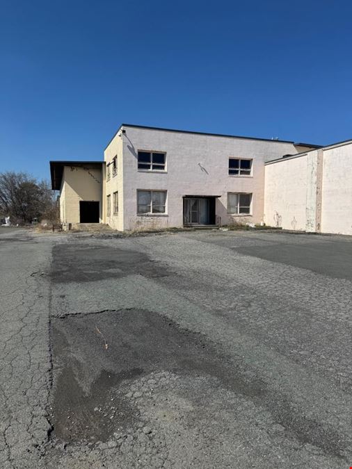 16 Commercial Avenue
