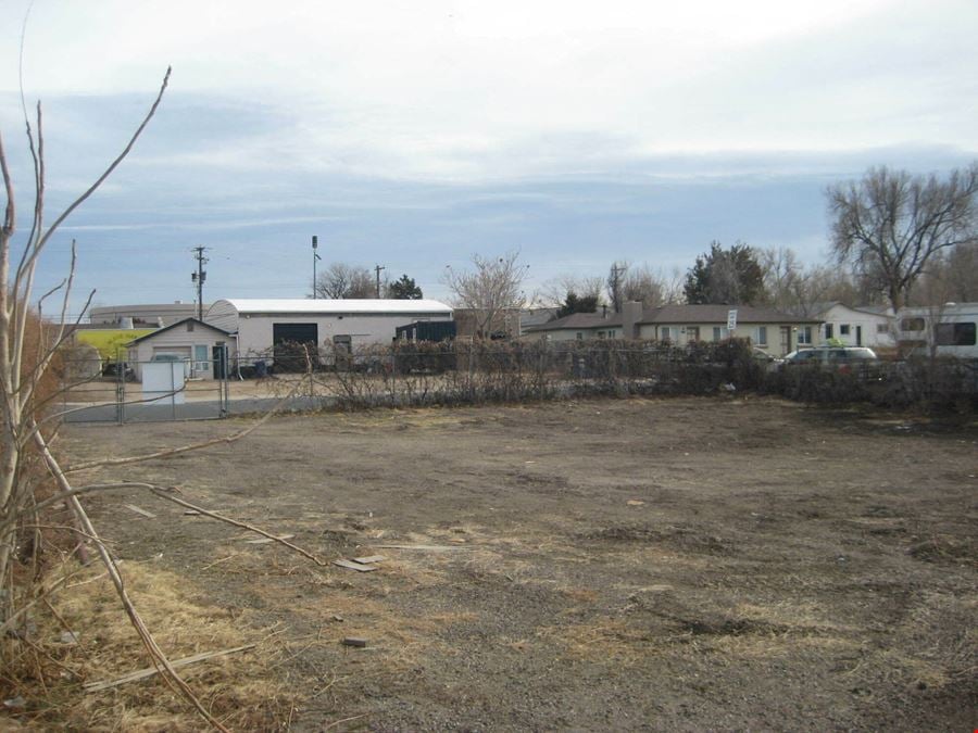 8,000 SF storage yard