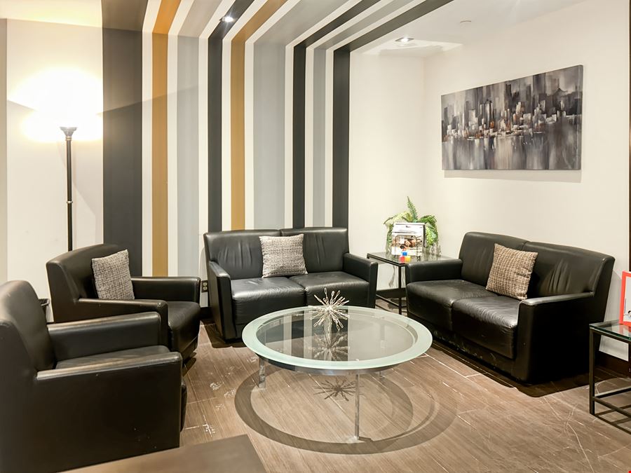 Regus - Montreal - Cathcart & McGill