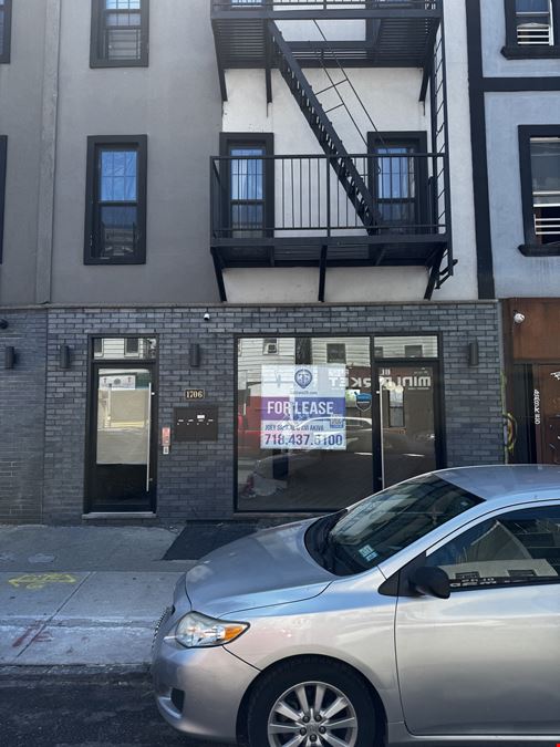 600 SF | 1706 E New York Ave | Vanilla Box Retail Space For Lease