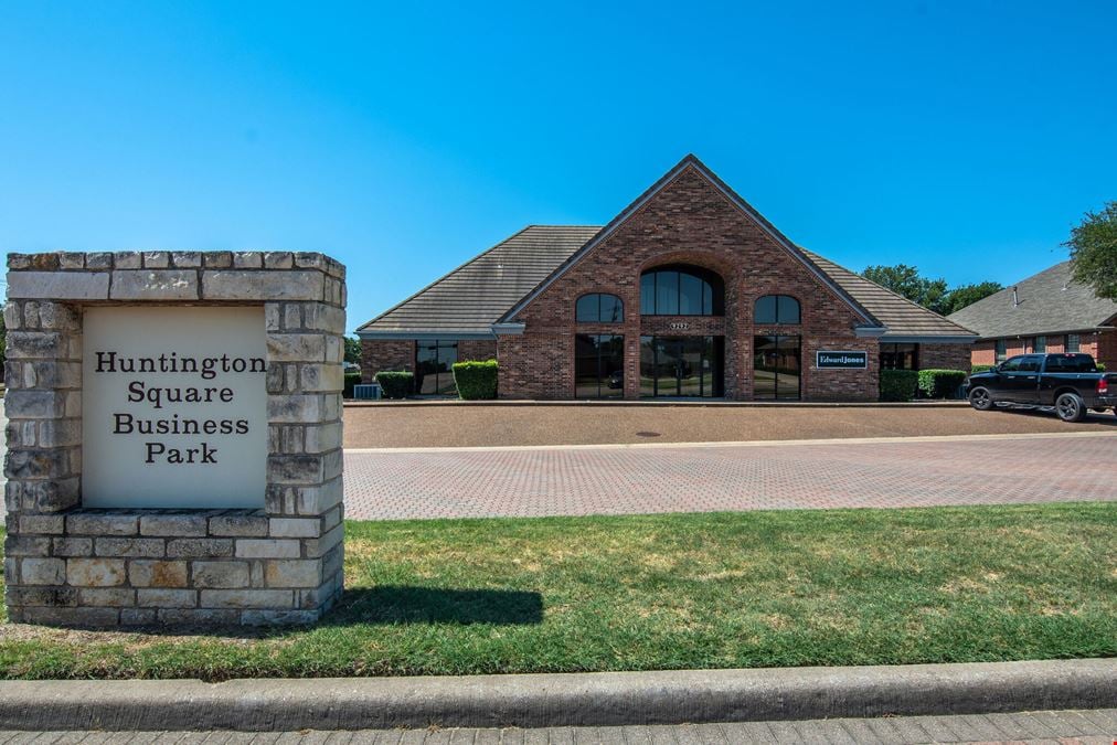 9292 Huntington Square
